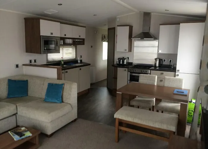 Silver Woods Reighton Sands *